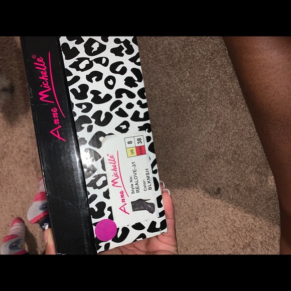 Cute Heels - Picture 2 of 3